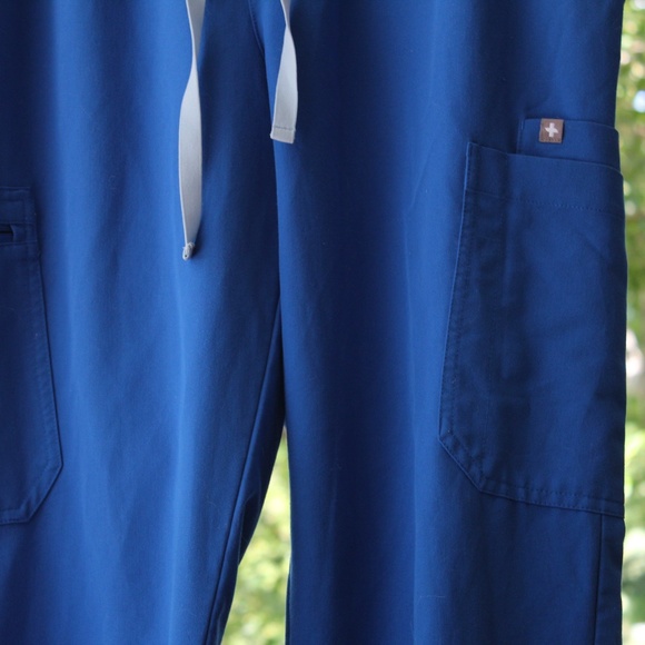 Figs Technical Collection Thread for Threads Blue Size Large L- Medical Scrubs - Picture 4 of 9